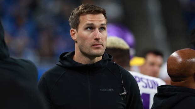Kirk Cousins looks on during a Minnesota Vikings game.
